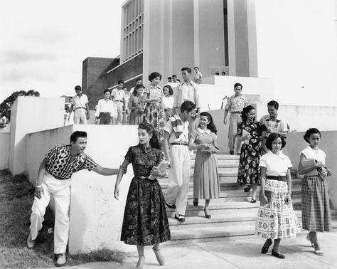 "Tia Loleng". Filipino college students, 1952. 1950s Filipino Fashion, 1950s Philippine Fashion, 1950s Philippines, 70s Philippines, Filipino Fashion Street Styles, Philippines Architecture, Filipino Aesthetic, Vintage Filipino, Old Manila