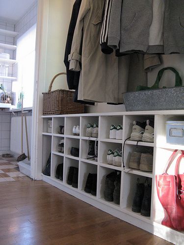 Mud room: bottom shelf for boots, then shoes, then hooks for coats, umbrella, backpacks & purses, then top shelf for hats and gloves-baskets Ideas Armario, Shoe Organization, Shoe Cubby, Organization Products, Real Estat, Hallway Storage, Boot Room, Laundry Mud Room, Container Store