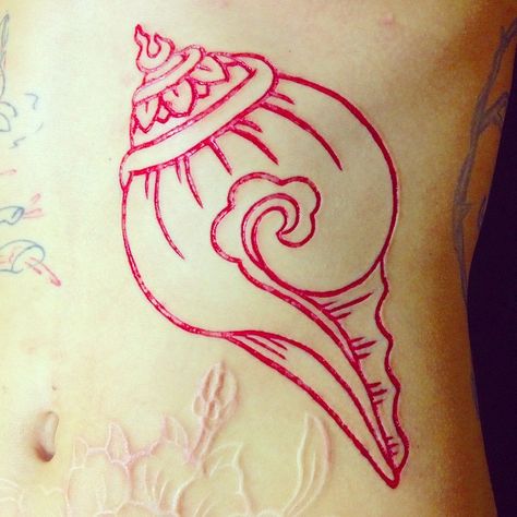 Conch Tattoo, Drawing Pictures For Kids, My Beautiful Girlfriend, Shell Drawing, Buddhist Tattoo, Shell Tattoos, Henna Inspired Tattoos, Conch Shells, Tattoo Desings