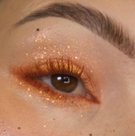 Halo Eyeshadow, Maquillage On Fleek, Orange Eyeshadow, Aesthetic Vogue, Orange Makeup, Neon Makeup, Bright Makeup, Makeup Tut, Fairy Makeup