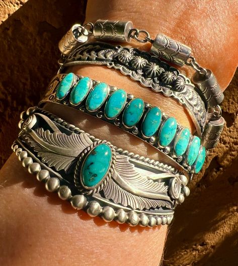 🌻Superb and exceptional! This incredible bracelet, meticulously handmade, is designed to fit wrists ranging from 6-1/4 to 6-3/4 inches. With minor adjustments, you can achieve the perfect fit for your wrist. The bracelet showcases a stunning turquoise cabochon at its center, radiating its natural beauty.  🌻Measuring 1 inch in width and height, the bracelet gracefully tapers down along the sides, adding an elegant touch to its design. Crafted from scratch, this bracelet represents exceptional craftsmanship, evident in every detail. It is signed by the artist and stamped with ".925", assuring its authenticity and quality. Weighing 40.7 grams, it carries a substantial yet comfortable feel on the wrist. Embrace the cultural heritage and timeless beauty captured within this remarkable piece, Turquoise Cowgirl, Turquoise Jewelry Outfit, Indigenous Design, Vintage Turquoise Jewelry, Navajo Turquoise Jewelry, Into The West, Western Accessories, Reno Nv, Navajo Jewelry