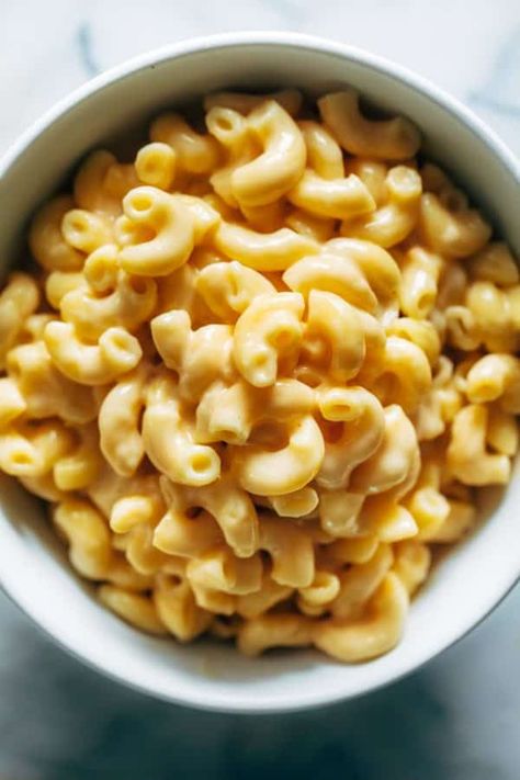 Instant pot Mac and cheese Healthy Mac N Cheese Recipe, Crock Pot Mac And Cheese, Crock Pot Mac, Healthy Mac N Cheese, Pot Mac And Cheese, Pinch Of Yum, Easy Mac And Cheese, Stovetop Mac And Cheese, Creamy Macaroni And Cheese