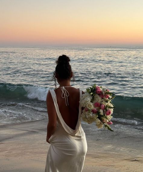 Beach Fashion Shoot, Outside Birthday, Boat Photoshoot, Proposal Pictures, Cute Vacation Outfits, Cute Birthday Pictures, Beautiful Photoshoot Ideas, Summer Picture Poses, Beach Birthday