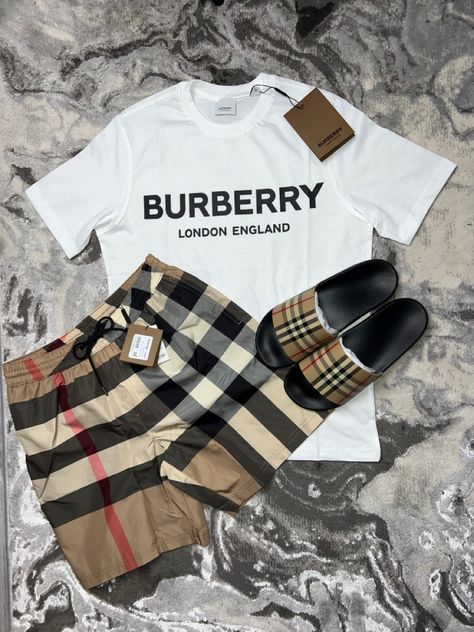 Burberry Summer Outfit, Gucci Set Outfit, Burberry Clothing, Mens Burberry Outfit, Burberry Men Outfit, Summer Drip, Burberry Outfits, Burberry Clothes, Chic Outfits Edgy