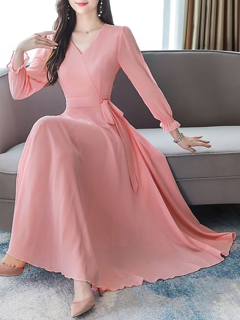 Muslim Long Dress Design, Beautiful Gowns Classy, Frock Styles, Gown Party Wear, Frock Fashion, Simple Gowns, Kids Frocks Design, Frock For Women, Long Dress Design