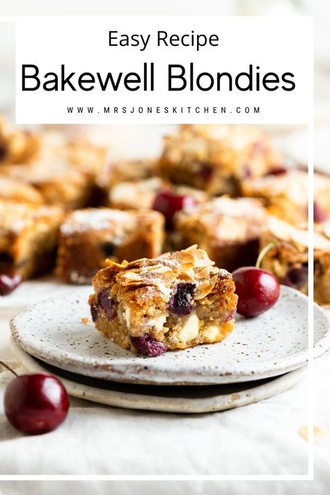 These soft and fudgy white chocolate bakewell blondies with fresh cherries and almonds are such a delicious blondie! Blondie Recipe, Fresh Cherry, Summer Baking, Sweet Bar, Blondies Recipe, Fresh Cherries, Summer Dessert, Summer Desserts, White Chocolate