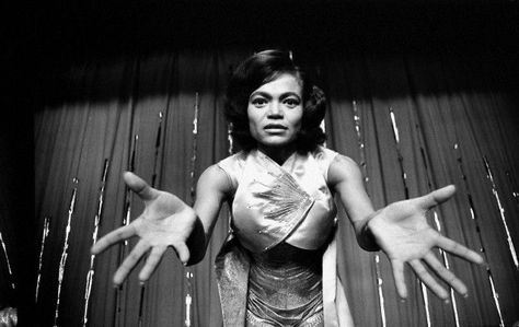 Ertha Kitt, Black Swans, Rock And Roll Girl, Eartha Kitt, Vintage Black Glamour, History Fashion, Black Angels, Music Fashion, Black Excellence