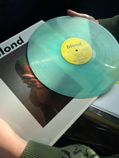 Frank Ocean Blond Vinyl, Vinyl Records Aesthetic, Blonde Vinyl, Blond Frank Ocean, Records Aesthetic, Rap Album Covers, Vinyl Aesthetic, Rap Albums, Rap Aesthetic