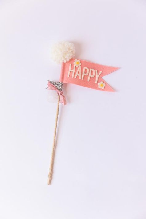 Felt Wands, Honeycomb Decor, Birthday Decorations At Home, Diy Cake Topper, Felt Banner, Oh Happy Day, Birthday Crafts, Festa Party, Pola Sulam