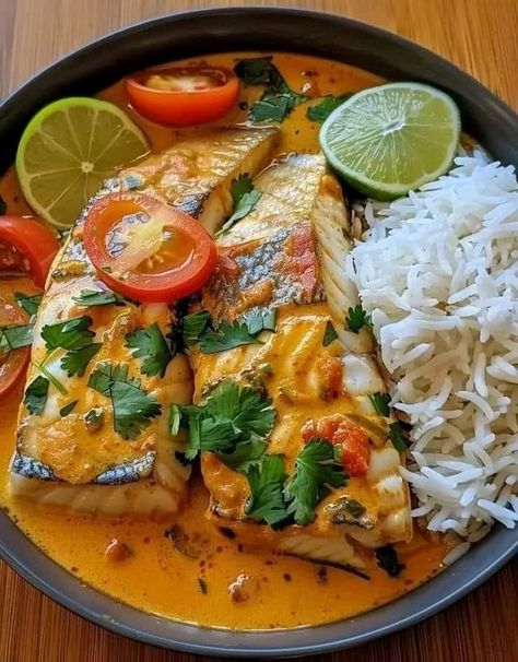 Curry With Coconut Milk, Coconut Milk Curry, Fish Curry, Healthy Dinner Recipes Chicken, Fish Fillet, Meals For Two, Fresh Cilantro, Coconut Milk, Healthy Dinner Recipes