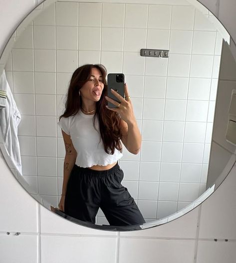 Lena on Instagram: "0,5 bathroom selfies 🐨🫂💓🌧️" Bathroom Selfies, Burnt Toast, Selfies, Chic Outfits, Mirror Selfie, Instagram Photos, Photo And Video, Instagram Photo, On Instagram