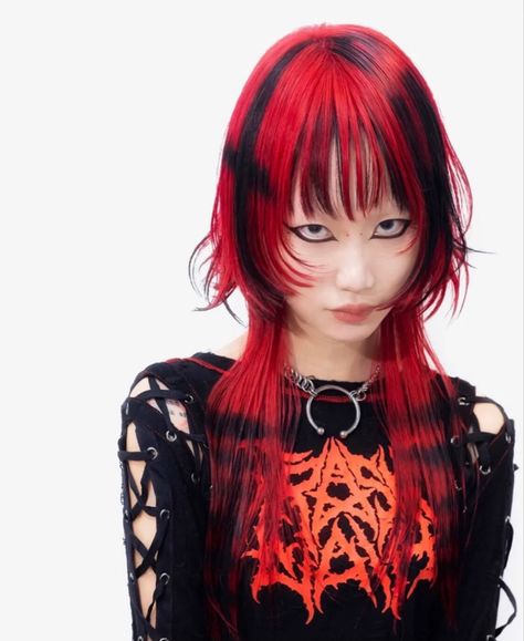 Punk Hair And Makeup, Japanese Punk Hair, Hair Dye Reference, Japanese Harajuku Hair, Black Red And White Hair, Japanese Dyed Hair, Alt Hair Ideas, Colorful Short Hair, Punk Hair Styles