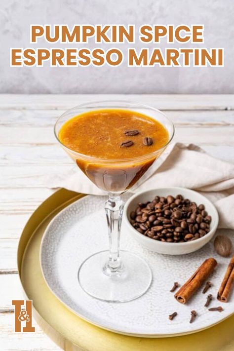 Sip on the perfect Thanksgiving drink with a Pumpkin Spice Espresso Martini. Cozy, caffeinated, and full of fall flavor – the ultimate holiday cocktail. Pumpkin Espresso, Espresso Martinis, Cozy Fall Vibes, Thanksgiving Drinks, Cozy Drinks, Perfect Thanksgiving, Winter Cocktails, Halloween Cocktails, Holiday Cocktail