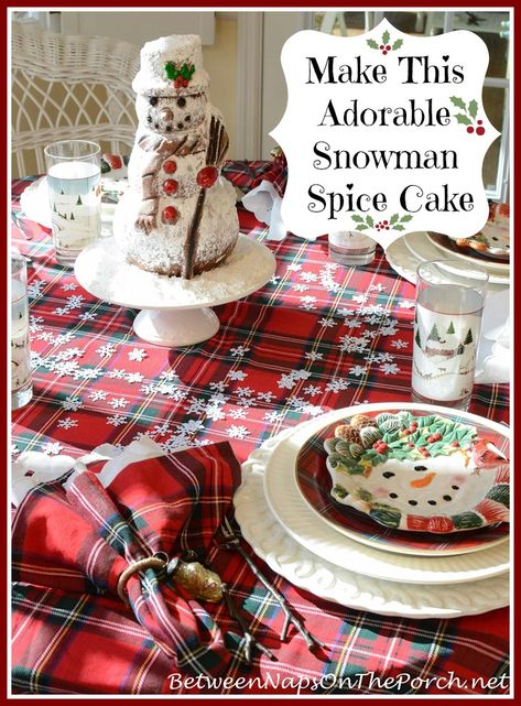 20 Ways To Make Your Christmas Merry & Bright Christmas Tree Napkin Fold, Winter Table Setting, Winter Tablescapes, Cake Centerpieces, Diy Easy Recipes, Snowman Cake, Christmas Punch, Make A Snowman, Christmas Dinnerware