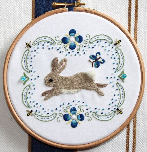 Embroidery Rabbit Bunnies, Embroidery Bunny, Rabbit Embroidery, Bunny Embroidery, Folk Embroidery, 자수 디자인, Embroidery Hoop Art, Art Textile, Embroidery Inspiration