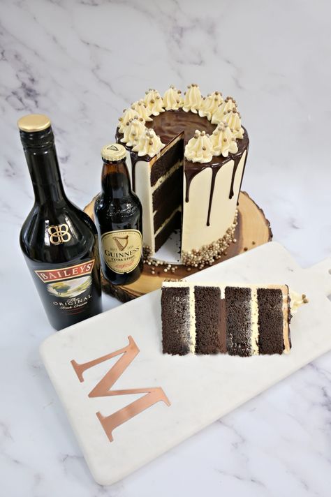 MInette Rushing Wedding Cake Design and How To Business Tips Baileys Ganache, Wedding Cake Recipes, 18th Birthday Cake Designs, Guinness Chocolate Cake, Guinness Chocolate, Guinness Cake, Baileys Recipes, Cake Frosting Recipe, Ganache Recipe