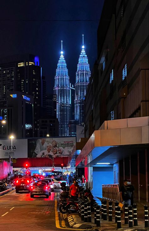 Kuala Lumpur Night View, Malaysian Aesthetic, Malaysia View, Malaysia Aesthetic, Malaysia Photography, Kuala Lampur, Malaysia Flag, Kuala Lumpur City, Flight Booking