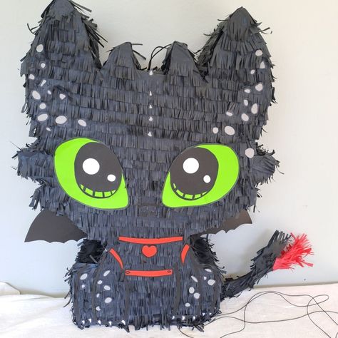 Piñata de Chimuelo. Dragón furia nocturna Light Fury, Party Ideas, Quick Saves