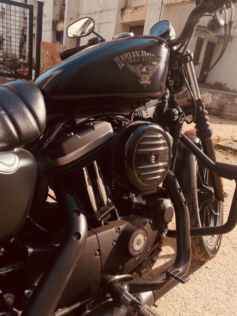 Harley Davidson Iron 883 wallpaper Harley Davidson Iron 883 Wallpaper, Harley Davidson Pictures, Harley Davidson Iron 883, Motorcycle Aesthetic, Iron 883, Harley Davidson Motorcycle, Secret Santa, Golden Hour, Dark Aesthetic