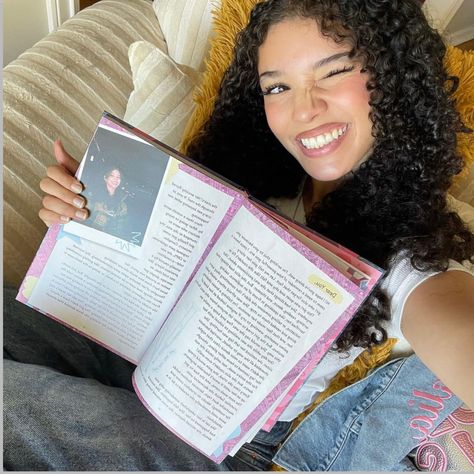 Malia Baker, The Baby Sitters Club, Magnolia Park, Hairdos For Curly Hair, Fav Celebs, Descendants, Face Claims, Pretty Hairstyles, Aesthetic Girl