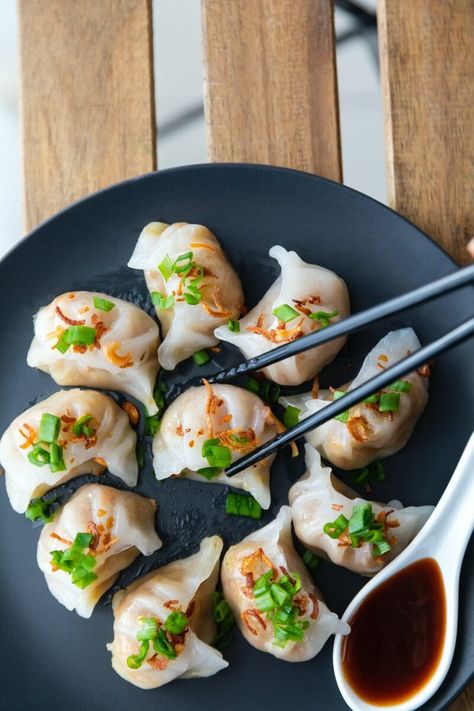 gyoza Japan Vegetarian, Restaurants In Japan, Veg Momos, Momos Recipe, Cabbage Carrot, Best Vegan Restaurants, Veggie Food, Healthy Menu, Food Truck Design