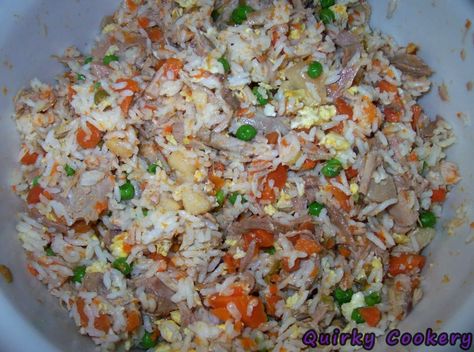 Homemade dog food with chicken, scrambled eggs, peas, carrots, potatoes, rice, and gravy Make Your Own Dog Food, Food With Rice, Kitty Recipes, Chicken Dog Food Recipes, Rice Meat, Potato Dog, Carrot Dogs, Diy Dog Food, Make Dog Food