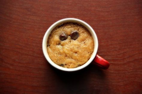 Chocolate Cookie In A Mug, Cookie In A Mug Recipe, Eggless Chocolate Cookies, Chocolate Chip Mug Cookie, Mug Cookies, Microwave Chocolate Chip Cookie, Chip Mug, Cookie In A Mug, Chocolate Crinkles