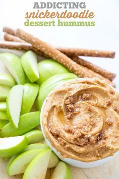 Snickerdoodle Hummus, Peanut Butter Apple Dip, Snickerdoodle Desserts, Dessert Hummus Recipe, Peanut Butter Apple, Dip Healthy, Weight Watcher Desserts, Dessert Hummus, Hummus Dip