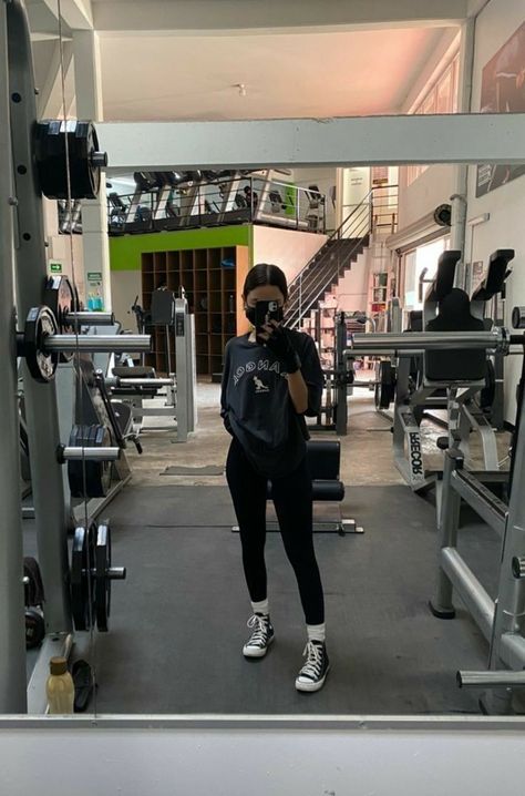 Everyday Gym Outfits, Gym Fits With Leggings, Gym Outfit Ideas Casual, Outfit Ngegym, Gym Fits Leggings, Gym Inspo Outfits, Gym Outfit Modest, Gym Outfit School, Legging Gym Outfit