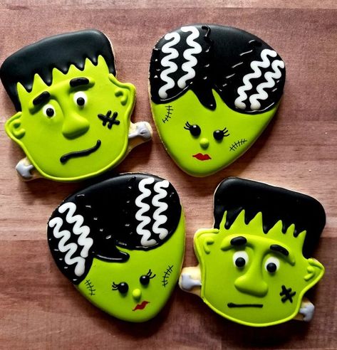 Goth Cookies, Frankenstein Cookie, Bride Cookies, Cookie Halloween, Halloween Sugar Cookies Decorated, Spicy Chili Recipe, Decorating Halloween, Halloween Deserts, Cookies Halloween