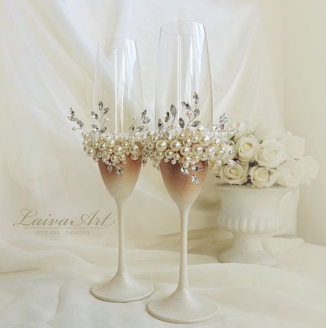 Hall Deco, Personalized Wedding Glasses, Champagne Wedding Cakes, Champagne Flutes Wedding, Pearl Images, Best Wedding Speeches, Toasting Flutes Wedding, Wedding Champagne Glasses, Glasses Wedding