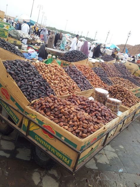 Saudi Arabia Date Market World Expo 2020, Life In Saudi Arabia, World Street, Travel Marketing, Traditional Market, Street Vendor, Public Market, For Journal, New Year's Eve Party