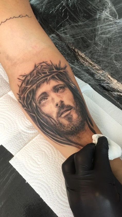 Tattoo Jesus Cristo, Jesus Tattoo Ideas, Jesus Hand Tattoo, Tattoo Jesus, Jesus Christ Tattoo, Jesus Hand, Greek God Tattoo, Learn To Tattoo, Lion Tattoo Sleeves