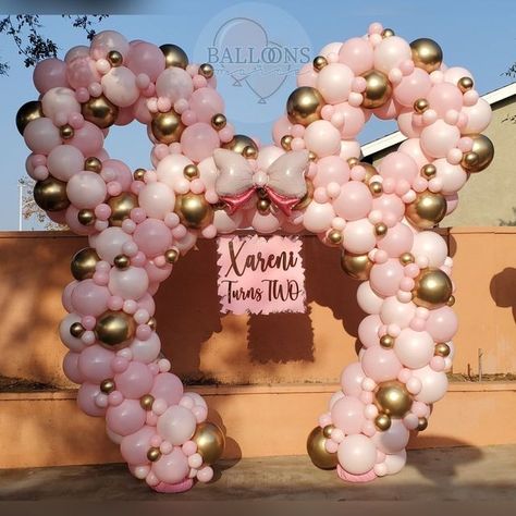 Balloonsbymarce LLC🎈 QBN on Instagram: "Beautiful Minnie balloon arch 🎀 What do you think? Name sign by @lbcustomwood #minnie #minniemouse #minnieballoonarch #minnieballoonart #minnieballoonarrangement #minniemousetheme #balloonarch #balloondecor #balloondecoration" Minnie Mouse Balloon Ring, Pink Minnie Mouse Balloon Garland, Minnie Mouse Balloon Arch Pink And Gold, Name Balloon Decorations, Pink White And Gold Minnie Mouse Party, Minnie Balloon Decorations, Diy Minnie Mouse Balloon Arch, Minnie Mouse Garland, Minnie Mouse Birthday Balloon Arch