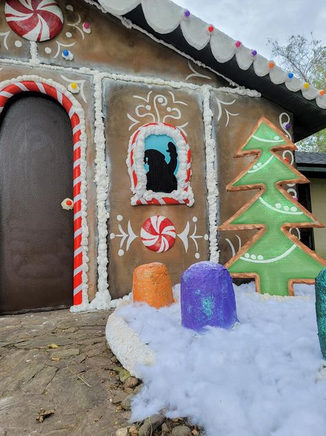 Oversized Christmas Decorations, Mini Gingerbread House, Gingerbread House Decorations, Gingerbread Decorations, Candy Land Theme, Christmas Decorations Diy Outdoor, Winter Festival, Fall Halloween Decor, Holiday Set