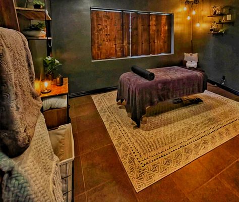 Massage Room Necessities, Maximalist Esthetician Room, Witchy Massage Room, Earthy Massage Room, Boho Spa Room Decor, Dark Spa Room, Moody Spa Room, Massage Suite, Bohemian Spa