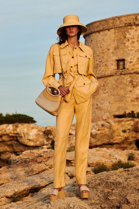 Alberta Ferretti Resort 2023 Fashion Show Collection: See the complete Alberta Ferretti Resort 2023 collection. Ethereal Dresses, Resort 2023, Resort Fashion, Safari Jacket, Safari Style, Alberta Ferretti, Straight Pants, Daily Fashion, Fashion News