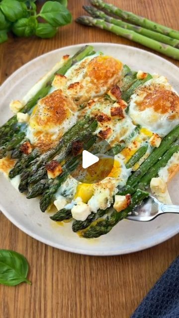 Mediterranean Diet Meal on Instagram: "🫒🥘 Green Asparagus with Feta and Egg.  💁‍♀️ Type "Feta" If You Want to Get More Recipes From @mediterraneandiet_meal  👋 Follow @mediterraneandiet_meal to Get Daily Mediterranean Recipes  👉 180 degrees approx. 15 minutes  🙏 Thank you: @foodwerk.de   #mediterraneanfood #healthyfood #delicious #dinner #greekfood #mediterraneanlife #mediterraneanstyle #healthyfood #delicious #greekfood #lunch #healthyeating #diet #nutritiousgetment #salad #glutenfree #healthy #mealprepping #healthymealprep #cookbook#plantbasedprotein #plantbasednutrition #eateateat #asparagus #feta #eggs #veggie" Airfryer Keto, Feta Eggs, Asparagus Egg, Food Reels, Sleeping Better, Keto Success, Air Fryer Oven Recipes, Keto Plan, Plant Based Nutrition