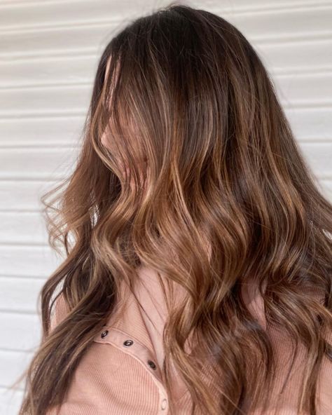 Grace Even on Instagram: “Nothing better than caramel balayage with bright face framing! . . . ————————————————- #dimensionalblonde #balayage #brunette #bronde…” Warm Caramel Highlights, Brunette Bronde, Highlights Brunette, Dimensional Brunette, Dimensional Blonde, Caramel Balayage, Caramel Highlights, Balayage Brunette, Face Framing