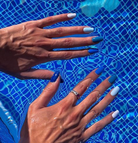 Multi Blue Nails, Blue Streaks, Blue Nails, Cute Nails, Nail Inspo, Summer Nails, Nail Colors, Gel Nails, Nail Designs