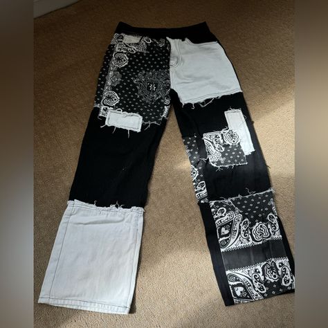 Never Worn Before, Great Condition, Great Material, Size Large (40/42) (8/10) December Fits, Black And White Bandana, White Bandana, Mosh Pit, Black And White Pants, Cute Black And White, Print Pants, Bandana Print, Swirl Pattern