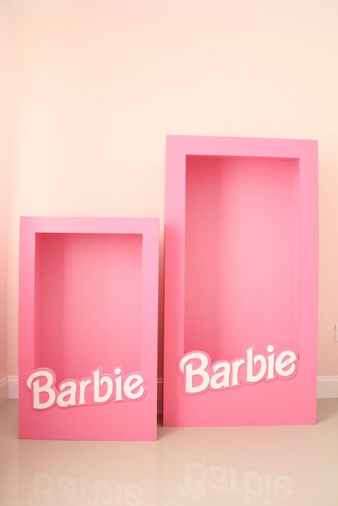 Barbie Party Decorations Cricut, Barbie Birthday Box Diy, Diy Barbie Photo Booth Frame, Barbie Photo Box Diy, Barbie Box Photoshoot Diy, Diy Barbie Box Adult Size, How To Make A Barbie Box Photo Booth, Barbie Birthday Decor, Barbie Box Template