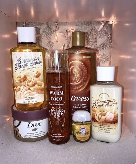 Scent Combos, Cinnamon Donuts, Bath N Body Works, Fragrances Perfume Woman, Body Hygiene, Bath And Body Works Perfume, Shower Skin Care, Body Smells, Smell Goods