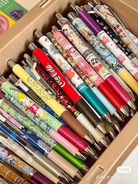 Japanese School Supplies, Studying Stationary, Pretty School Supplies, Stationery Obsession, Cute Stationary School Supplies, Cute School Stationary, Kawaii School Supplies, School Writing, Cool School Supplies