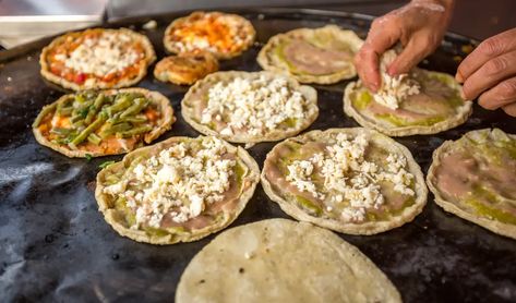 receta de picadas veracruzanas Commissary Kitchen, Chile Pasilla, Traditional Mexican Food, Latin Food, Mexican Food Recipes Authentic, Food Staples, Mexican Dishes, Mexican Food Recipes, Love Food