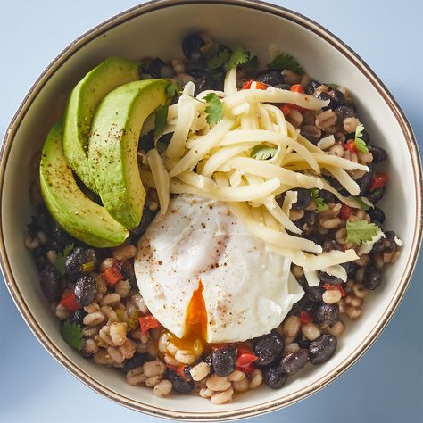 Breakfast Beans with Microwave-Poached Egg High Fiber Breakfast Recipes, Fiber Breakfast, Breakfast Beans, High Protein High Fiber, High Fiber Breakfast, Gallo Pinto, Breakfast Salad, Poached Egg, Power Foods