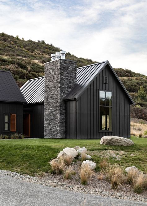 Contemporary Barn, Cabin Exterior, Modern Barn House, The Local Project, Modern Farmhouse Exterior, Barn Homes, Exterior Cladding, Barn Conversion, Barn Style House