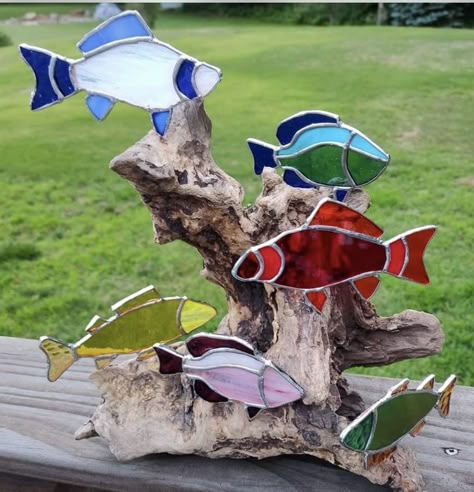 Stained Glass Fish On Driftwood, Stained Glass In Driftwood, Driftwood And Stained Glass Art, Stained Glass Lizard, Stained Glass Driftwood, Stained Glass And Driftwood, Stained Glass On Driftwood, Stained Glass Fish, Driftwood Art Sculpture