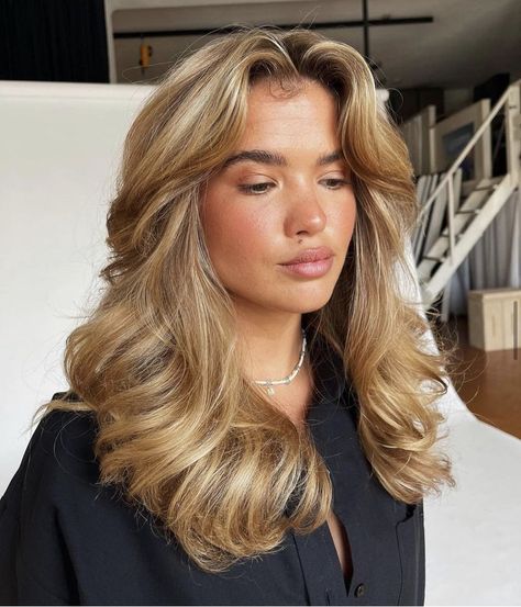 Bouncy Blowout, Fashion Outfits Dresses, Outfits Dresses, Blowout Hair, Blonde Hair Inspiration, Blonde Hair Looks, Hair Shades, Hair Color And Cut, Good Hair Day