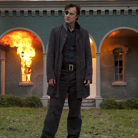 The Governor Costume - The Walking Dead Check more at https://costumerocket.com/the-governor-costume/ Moira O Hara, David Morrissey, Home Alone Movie, Kevin Mccallister, Walking Dead Tv Series, The Walking Dead Tv, The Governor, Stuff And Thangs, Morrissey